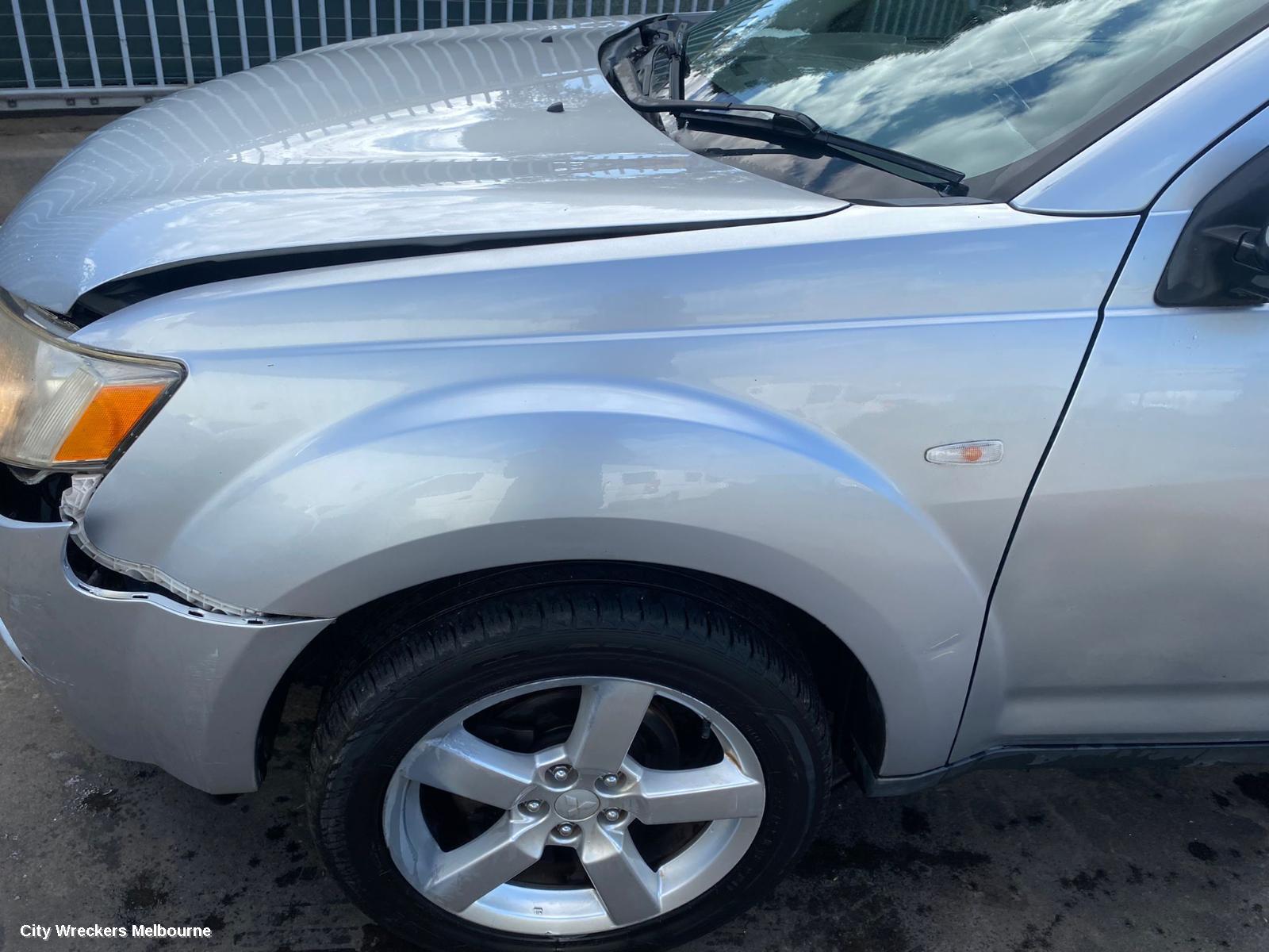 MITSUBISHI OUTLANDER LEFT TAILLIGHT, ZG-ZH, IN BODY, 11/2006 - 10/2012
