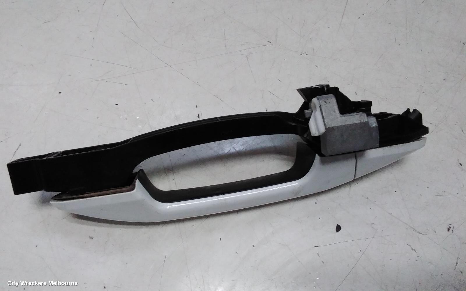 LDV T60 DOOR HANDLE, LH FRONT, OUTER, NON KEYLESS ENTRY TYPE, COLOUR CODED, SK8C, 07/2017 ONWARDS
