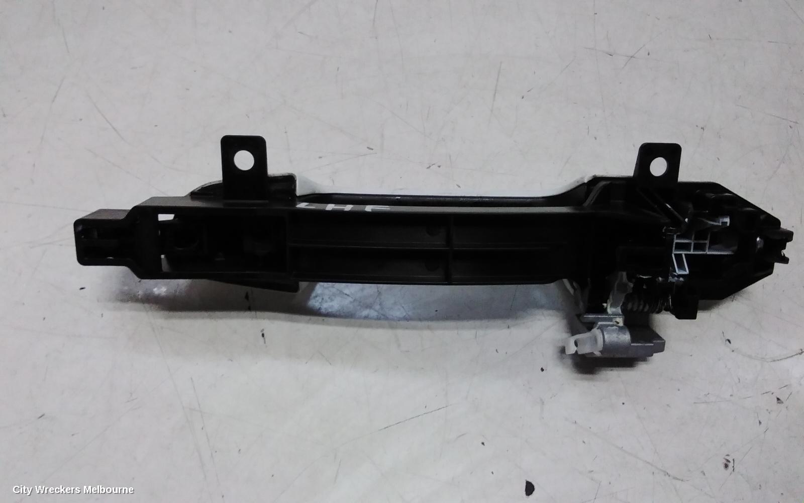 LDV T60 DOOR HANDLE, LH FRONT, OUTER, NON KEYLESS ENTRY TYPE, COLOUR CODED, SK8C, 07/2017 ONWARDS