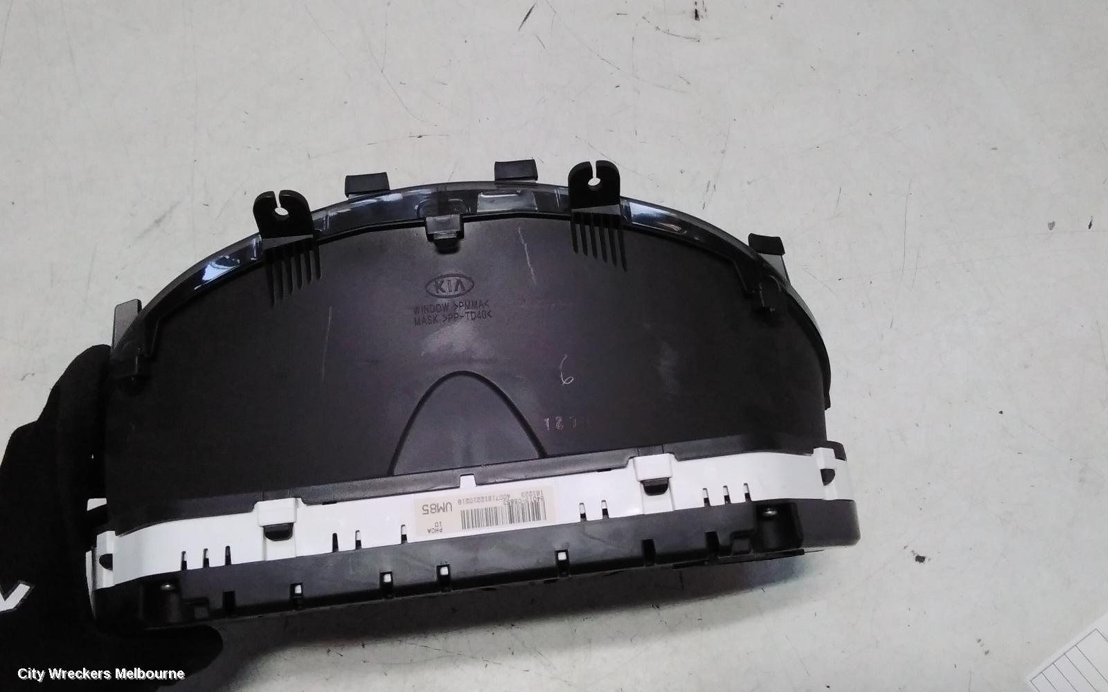 KIA SORENTO INSTRUMENT CLUSTER, DIESEL, SLI/PLATINUM/GT-LINE, UM, 03/2015 - 08/2017