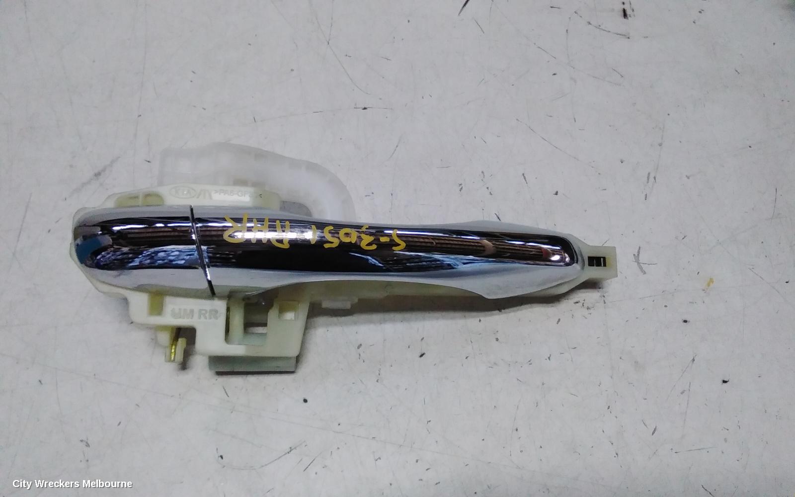 KIA SORENTO DOOR HANDLE, OUTER, RH FRONT/REAR, NON KEYLESS ENTRY TYPE, UM, 03/2015 - 01/2020