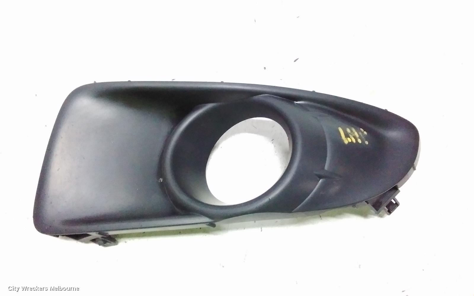 MAZDA 6 LEFT INDICATOR/FOG/SIDE, BUMPER FOGLAMP, GG/GY, LUXURY SPORT TYPE, 09/2002 - 07/2005