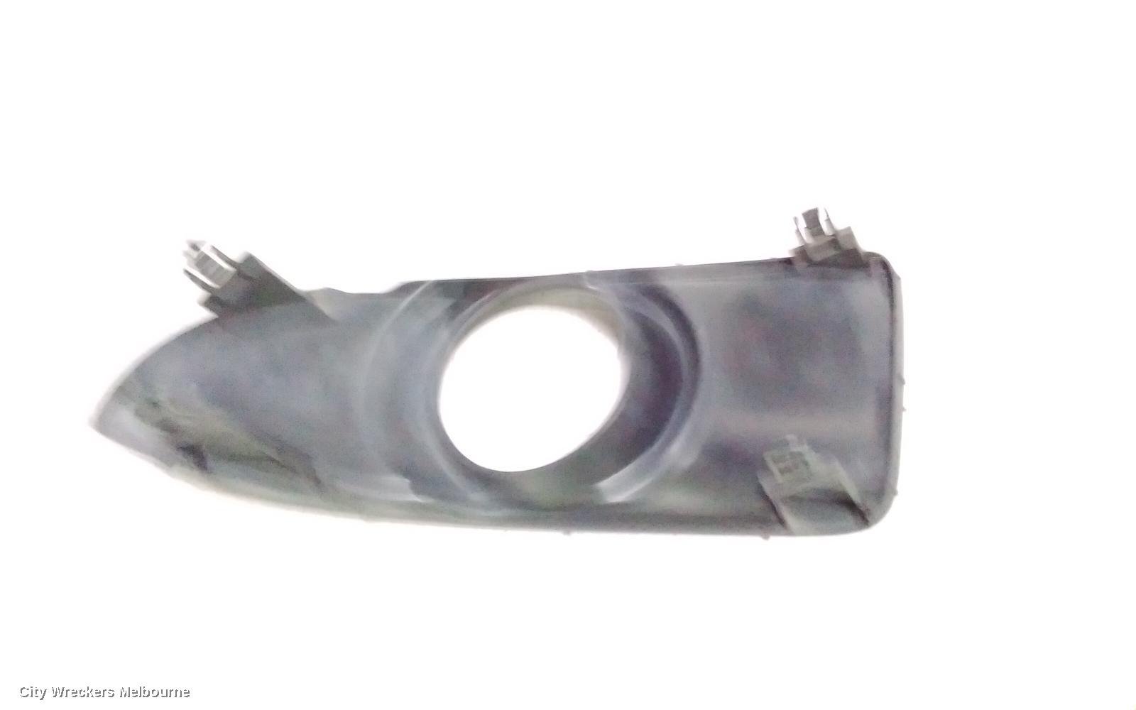 MAZDA 6 RIGHT INDICATOR/FOG/SIDE, BUMPER FOGLAMP, GG/GY, LUXURY SPORT TYPE, 09/2002 - 07/2005