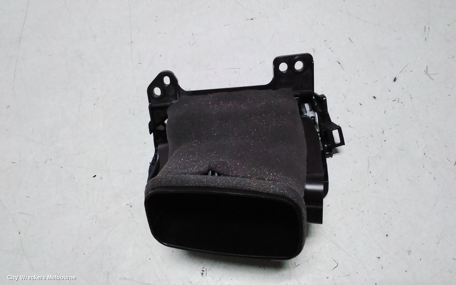 TOYOTA RAV4, XA50, 11/2018 - 12/2025, RH AIRVENT: 141724
