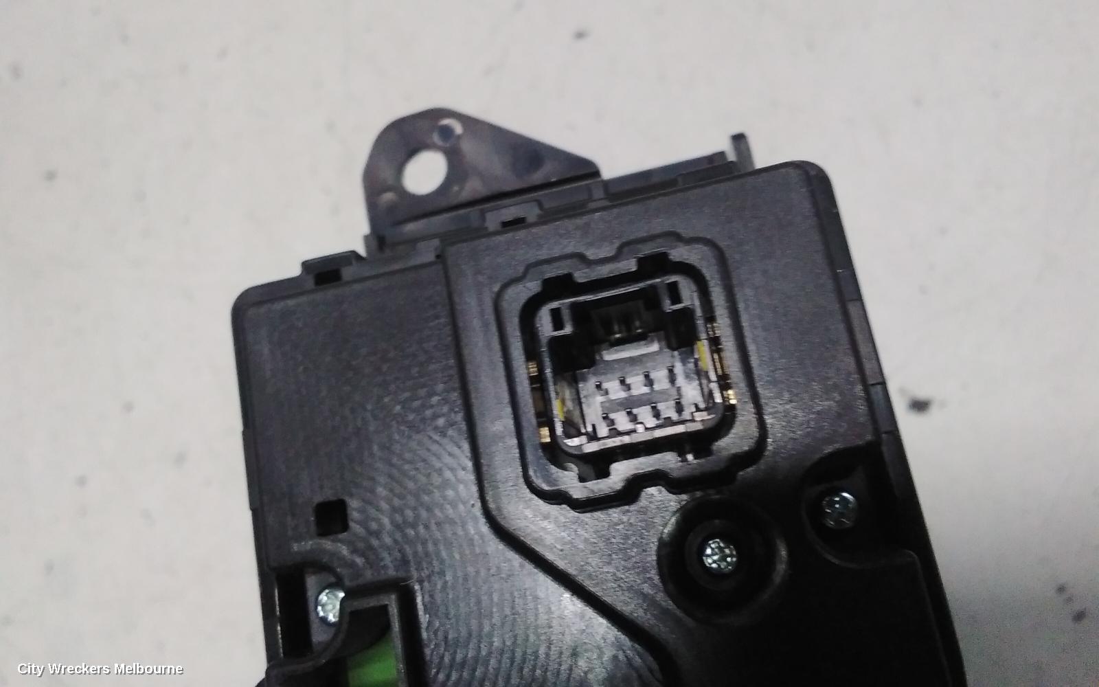 MAZDA 2, DJ/DL, 10/2014 ONWARDS, D09H 66 CMO B  COMBINATION COMMANDER CONTROLS: 141825