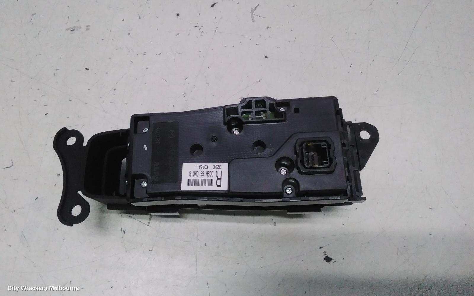 MAZDA 2, DJ/DL, 10/2014 ONWARDS, D09H 66 CMO B  COMBINATION COMMANDER CONTROLS: 141825