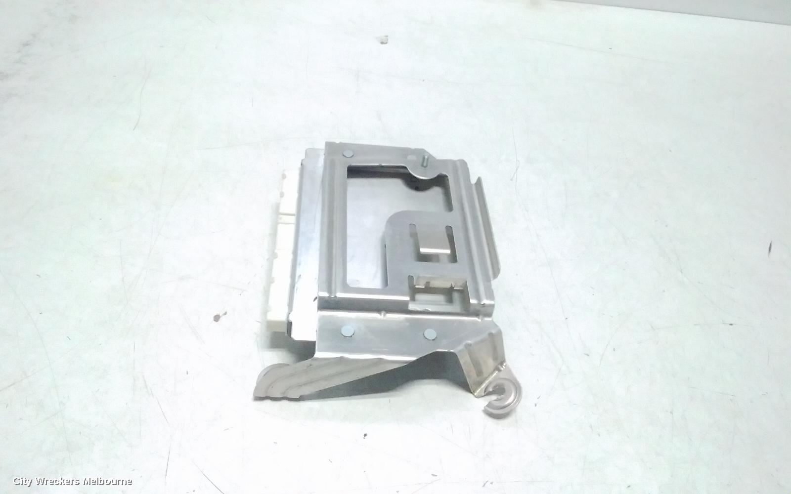 MERCEDES GLE CLASS, C292/W166 06/2015 - 04/2019, P/N A292 900 78 00 MERCEDES GLE PNEUMATIC SUSPENSION MODULE,    LOCATED ON RIGHT REAR QUARTER PANEL : 141899