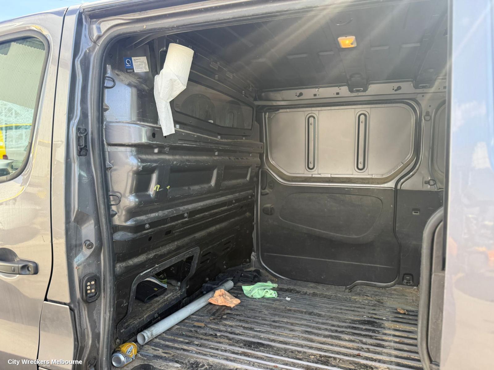 RENAULT TRAFIC CARGO BARRIER, X82, 01/2015 ONWARDS