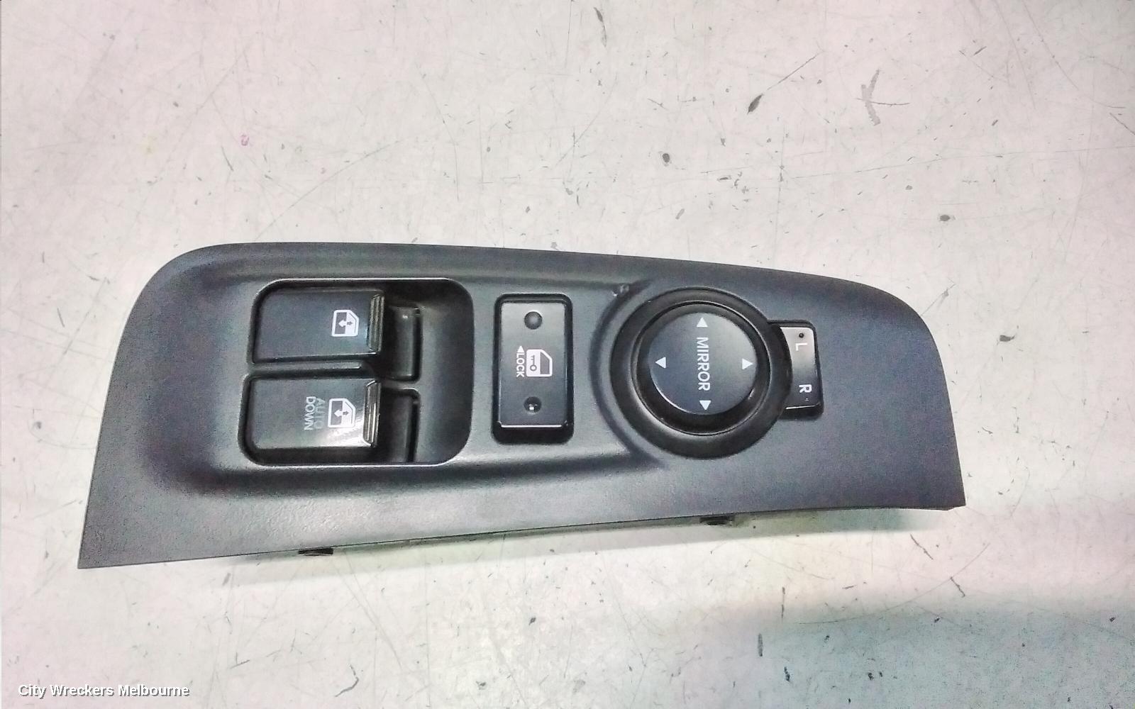 HYUNDAI ILOAD/IMAX PWR DR WIND SWITCH, RH FRONT (MASTER SWITCH), TQ, AUTO DOWN ONLY, 11/2007 - 03/2021