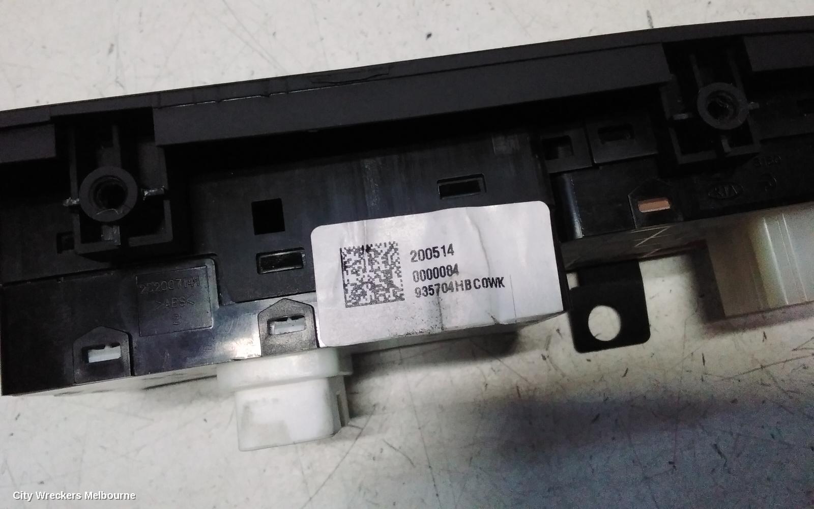 HYUNDAI ILOAD/IMAX PWR DR WIND SWITCH, RH FRONT (MASTER SWITCH), TQ, AUTO DOWN ONLY, 11/2007 - 03/2021