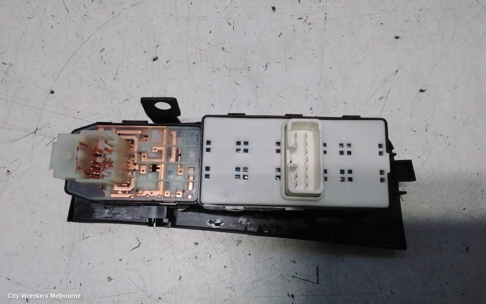HYUNDAI ILOAD/IMAX PWR DR WIND SWITCH, RH FRONT (MASTER SWITCH), TQ, AUTO DOWN ONLY, 11/2007 - 03/2021