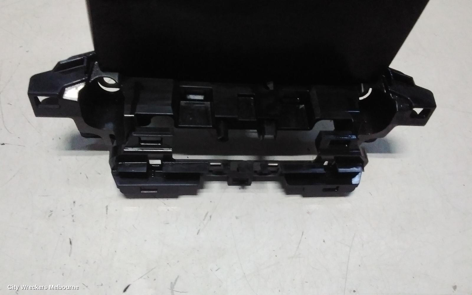 MAZDA CX8 RADIO/CD/DVD/SAT/TV, DISPLAY UNIT, 10.25IN SCREEN ONLY, KG, 05/2018 - 12/2023