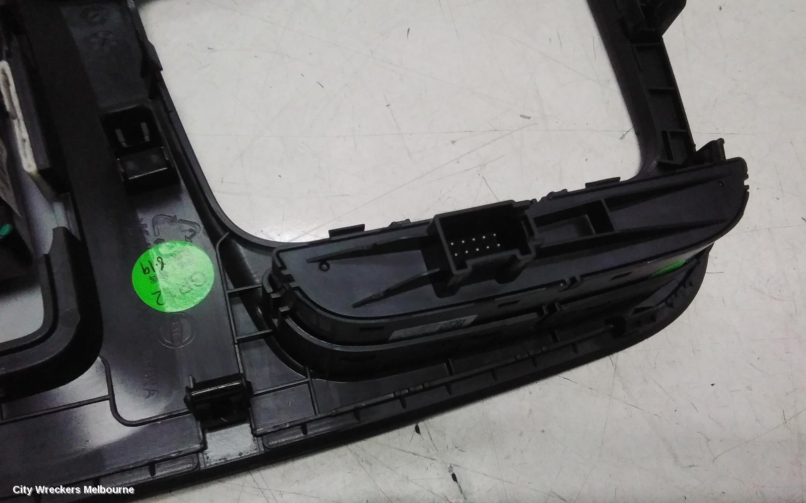 LDV G10 GEAR STICK/SHIFTER, AUTO, DIESEL, 2.0, TURBO, 8 SPEED, (G10+) ROUND SWITCH TYPE SV7C, VAN, 06/2021 ONWARDS