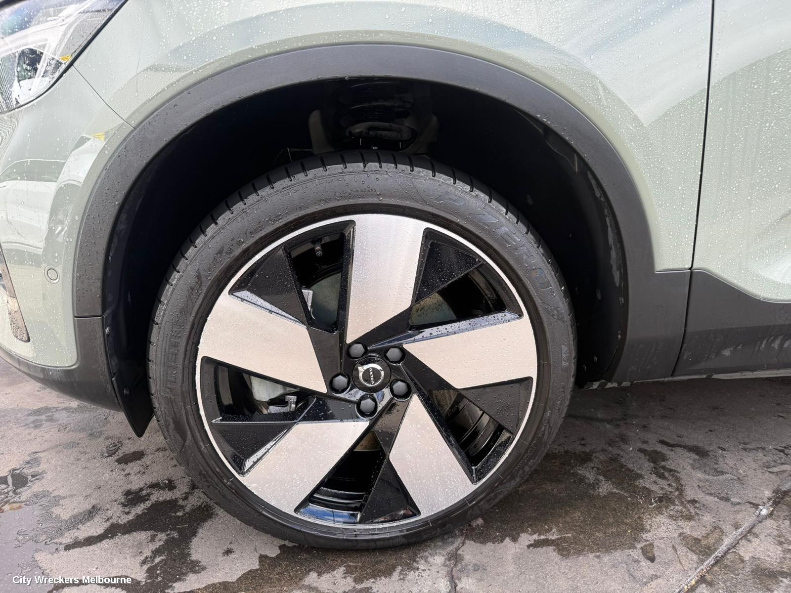 VOLVO XC40 WHEEL MAG, FACTORY, 20X8IN, 5 SPOKE, HIGH GLOSS BLACK, 06/2022 ONWARDS