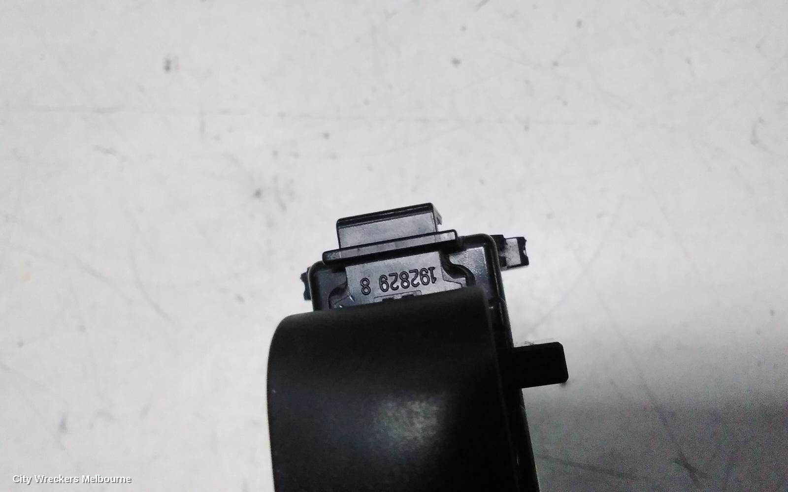 TOYOTA YARIS PWR DR WIND SWITCH, LH FRONT, NCP9#, 10/2005 - 07/2011