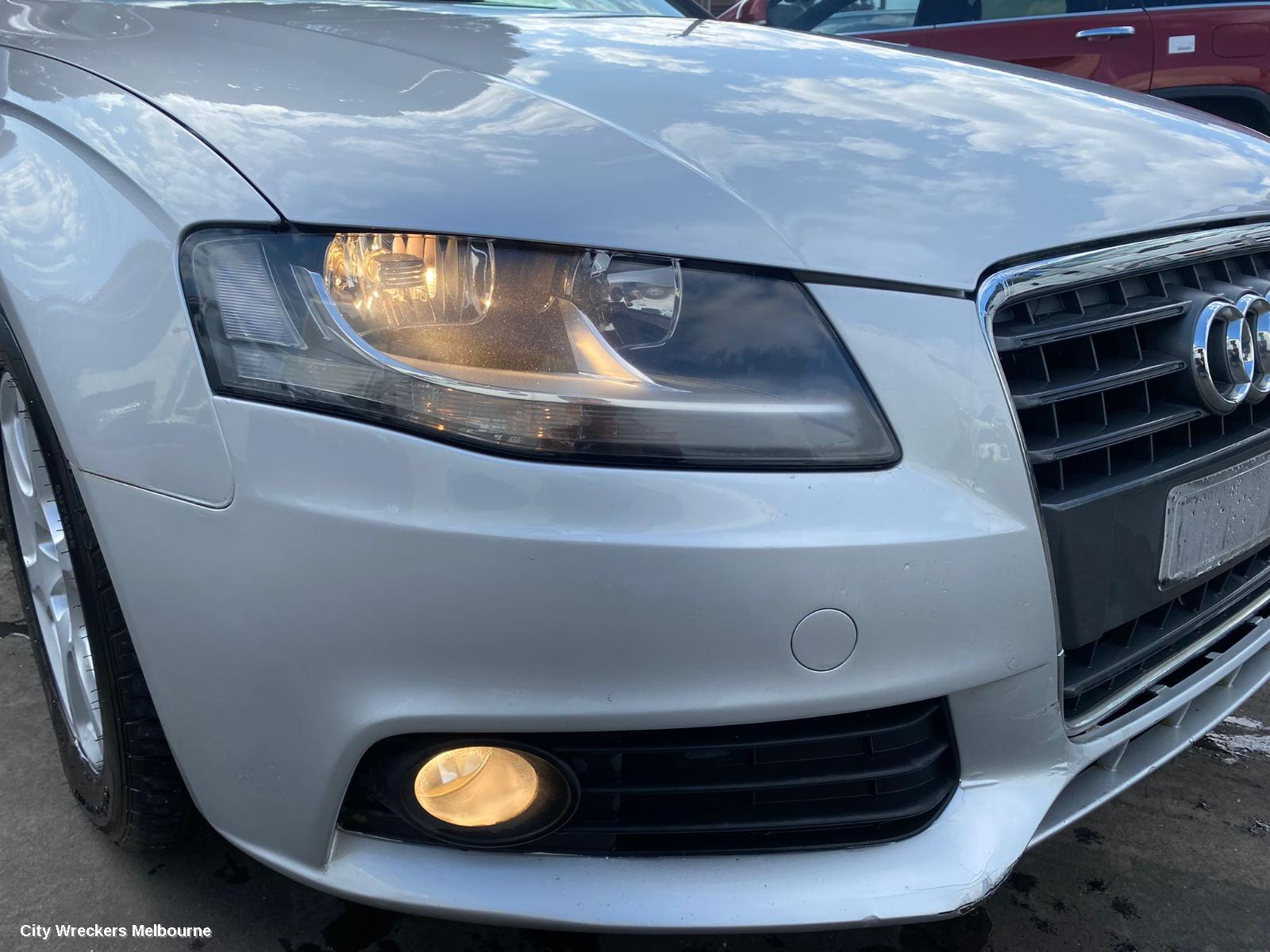 AUDI A4 RIGHT HEADLAMP, B8 8K, HALOGEN TYPE, 02/2008 - 06/2012