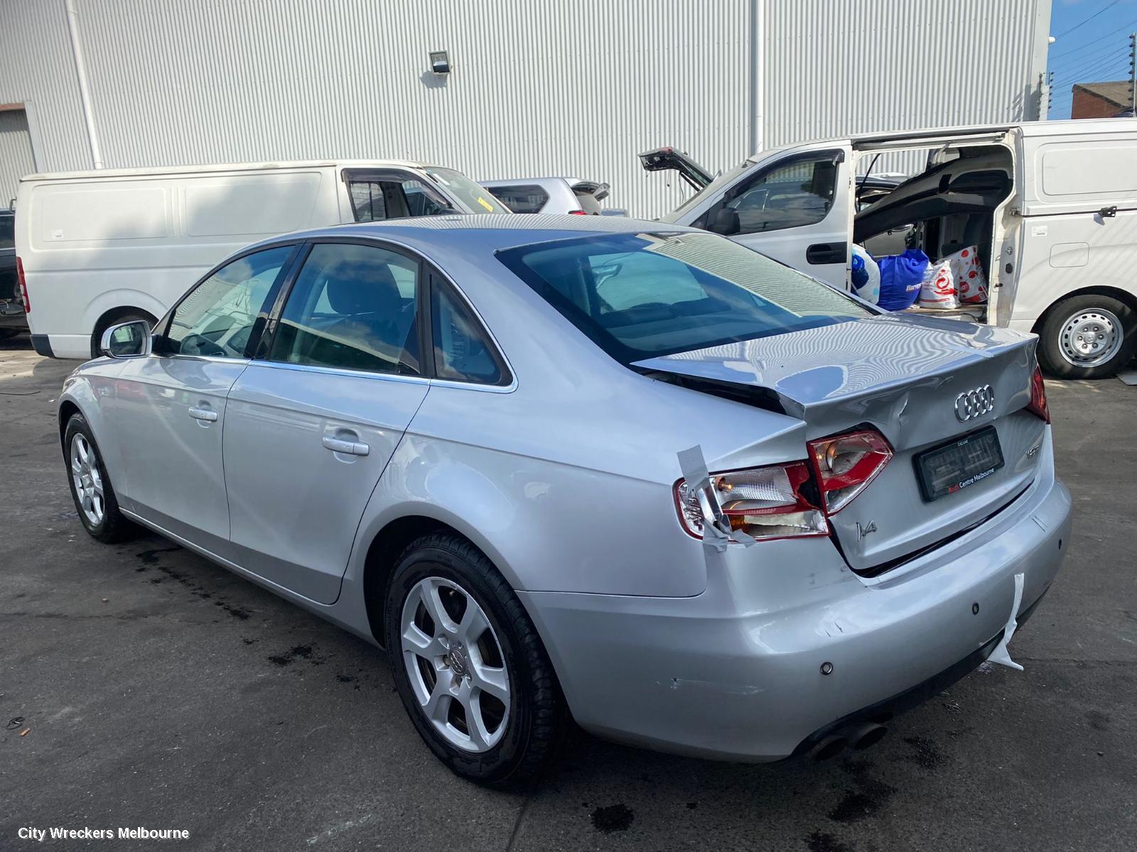AUDI A4 RIGHT HEADLAMP, B8 8K, HALOGEN TYPE, 02/2008 - 06/2012