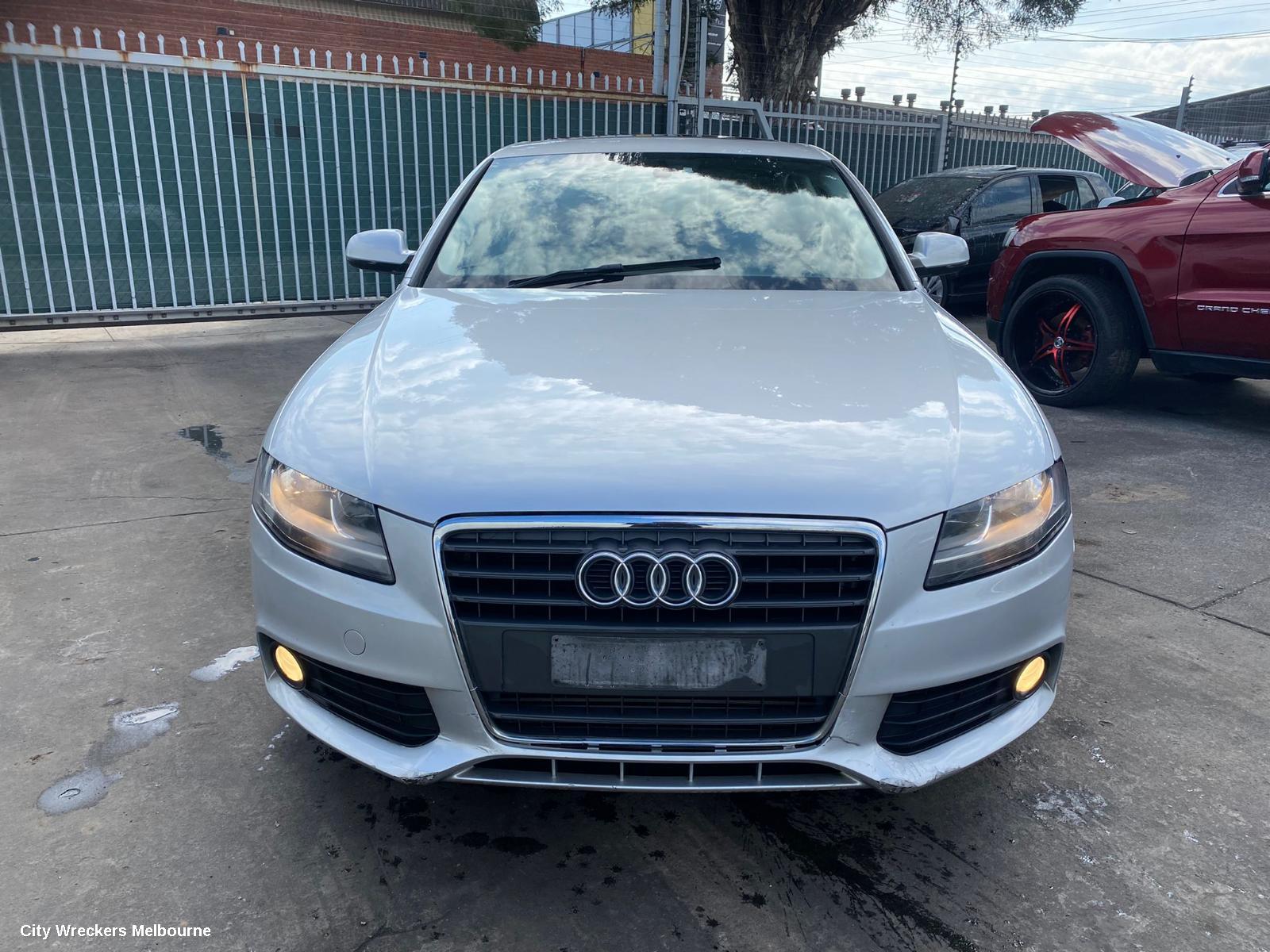 AUDI A4 RIGHT HEADLAMP, B8 8K, HALOGEN TYPE, 02/2008 - 06/2012