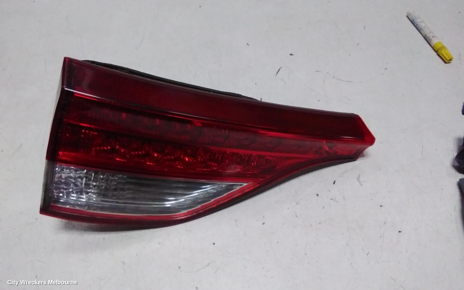 TOYOTA ESTIMA REAR GARNISH, TAILGATE LAMP (LH SIDE), XR50, RED/CLEAR, LENS# 28209, 09-19 (IMPORT)