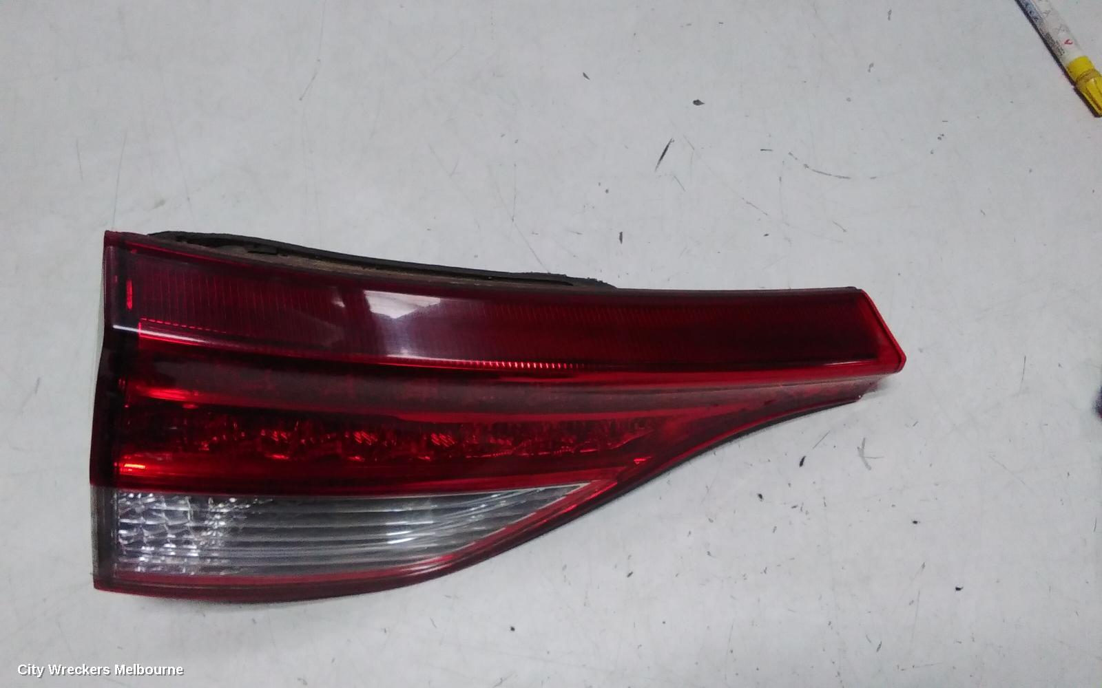 TOYOTA ESTIMA REAR GARNISH, TAILGATE LAMP (LH SIDE), XR50, RED/CLEAR, LENS# 28209, 09-19 (IMPORT)