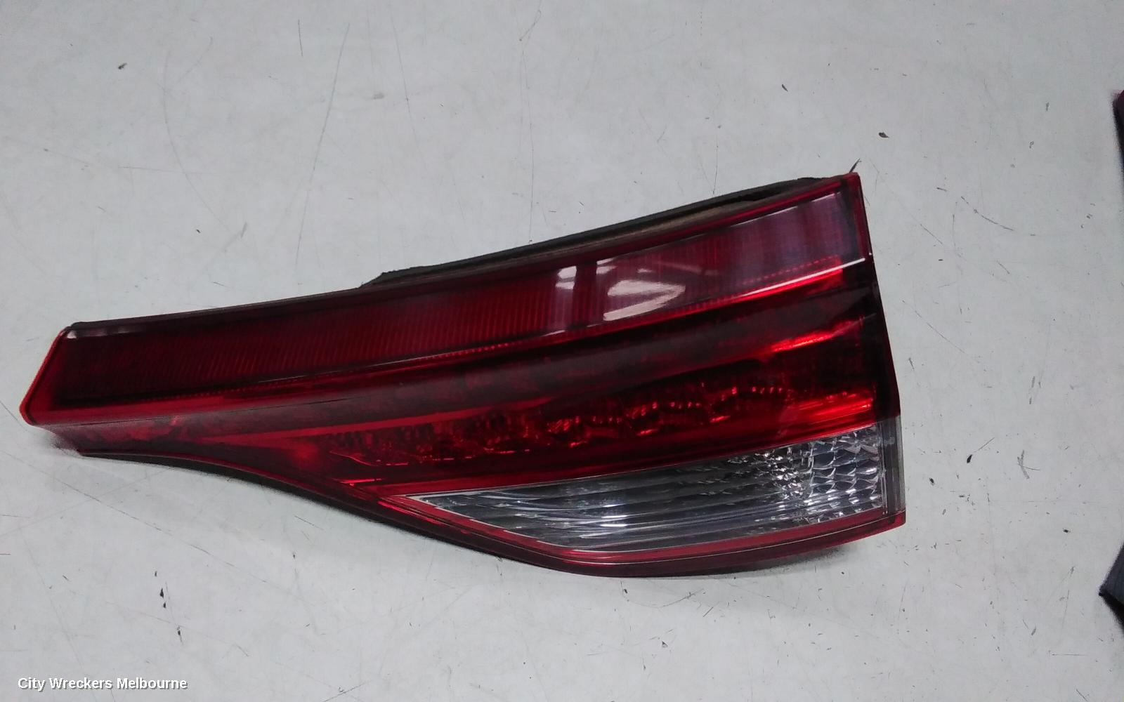 TOYOTA ESTIMA REAR GARNISH, TAILGATE LAMP (RH SIDE), XR50, RED/CLEAR, LENS# 28209, 09-19 (IMPORT)