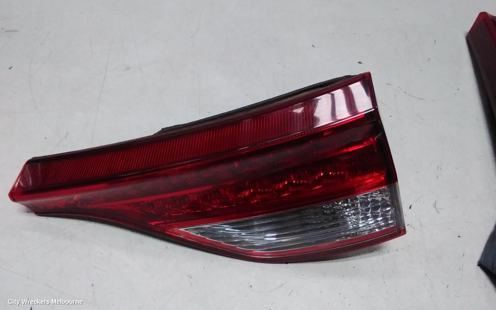 TOYOTA ESTIMA REAR GARNISH, TAILGATE LAMP (RH SIDE), XR50, RED/CLEAR, LENS# 28209, 09-19 (IMPORT)
