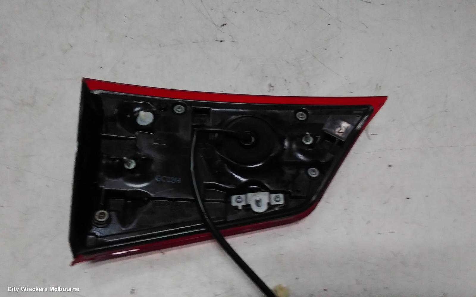 MITSUBISHI OUTLANDER REAR GARNISH, TAILGATE LAMP (RH SIDE), ZK-ZL, 01/2015 - 07/2021