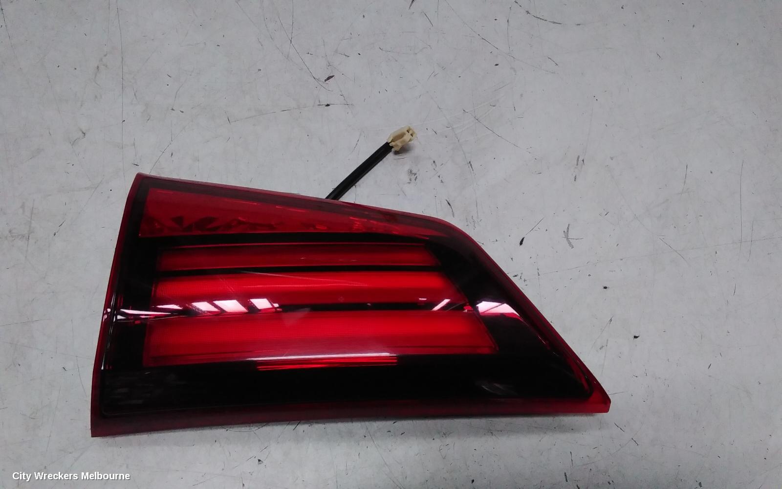 MITSUBISHI OUTLANDER REAR GARNISH, TAILGATE LAMP (RH SIDE), ZK-ZL, 01/2015 - 07/2021