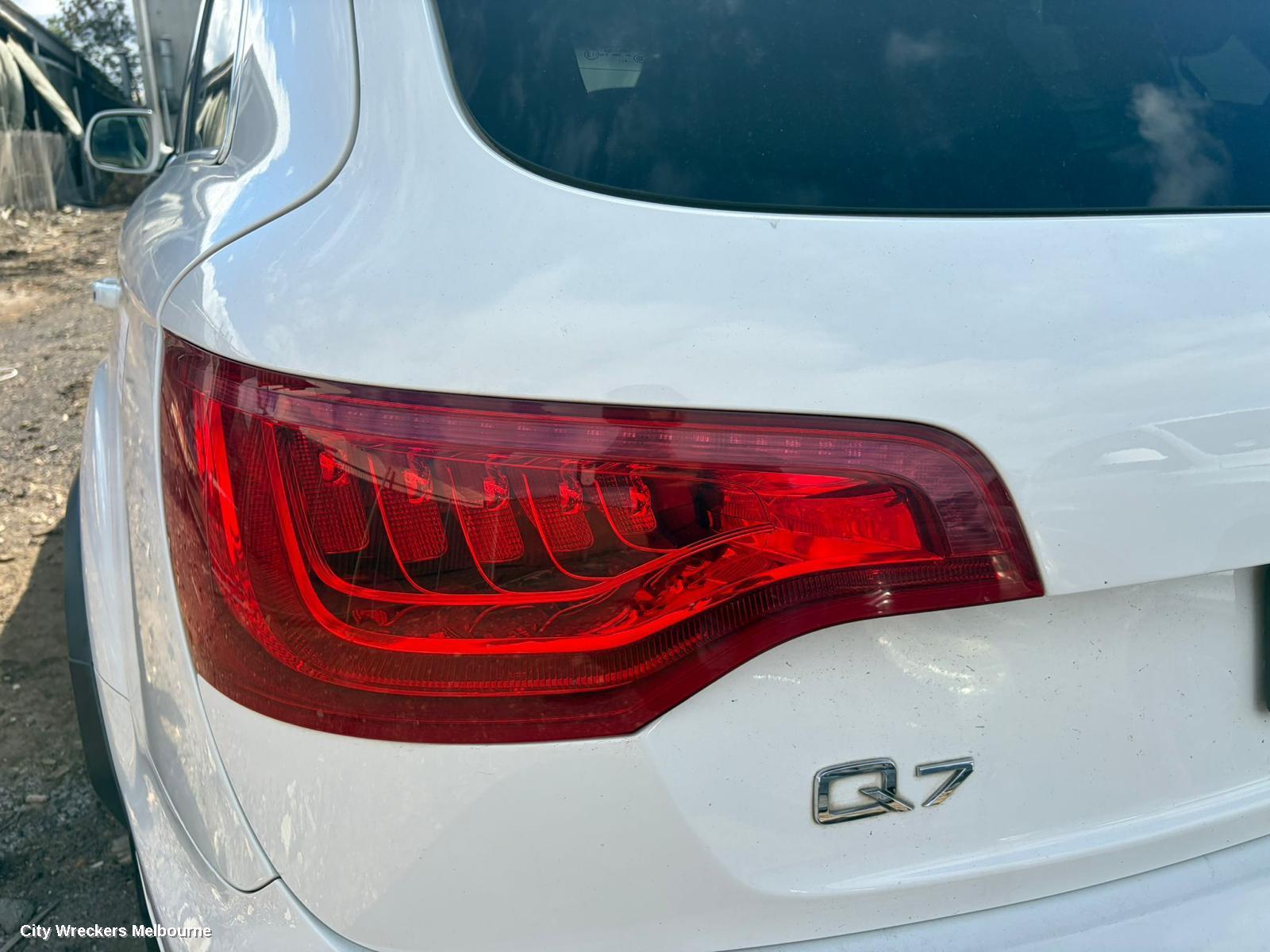 AUDI Q7 LEFT TAILLIGHT, 4L, IN TAILGATE, 10/2009 - 08/2015