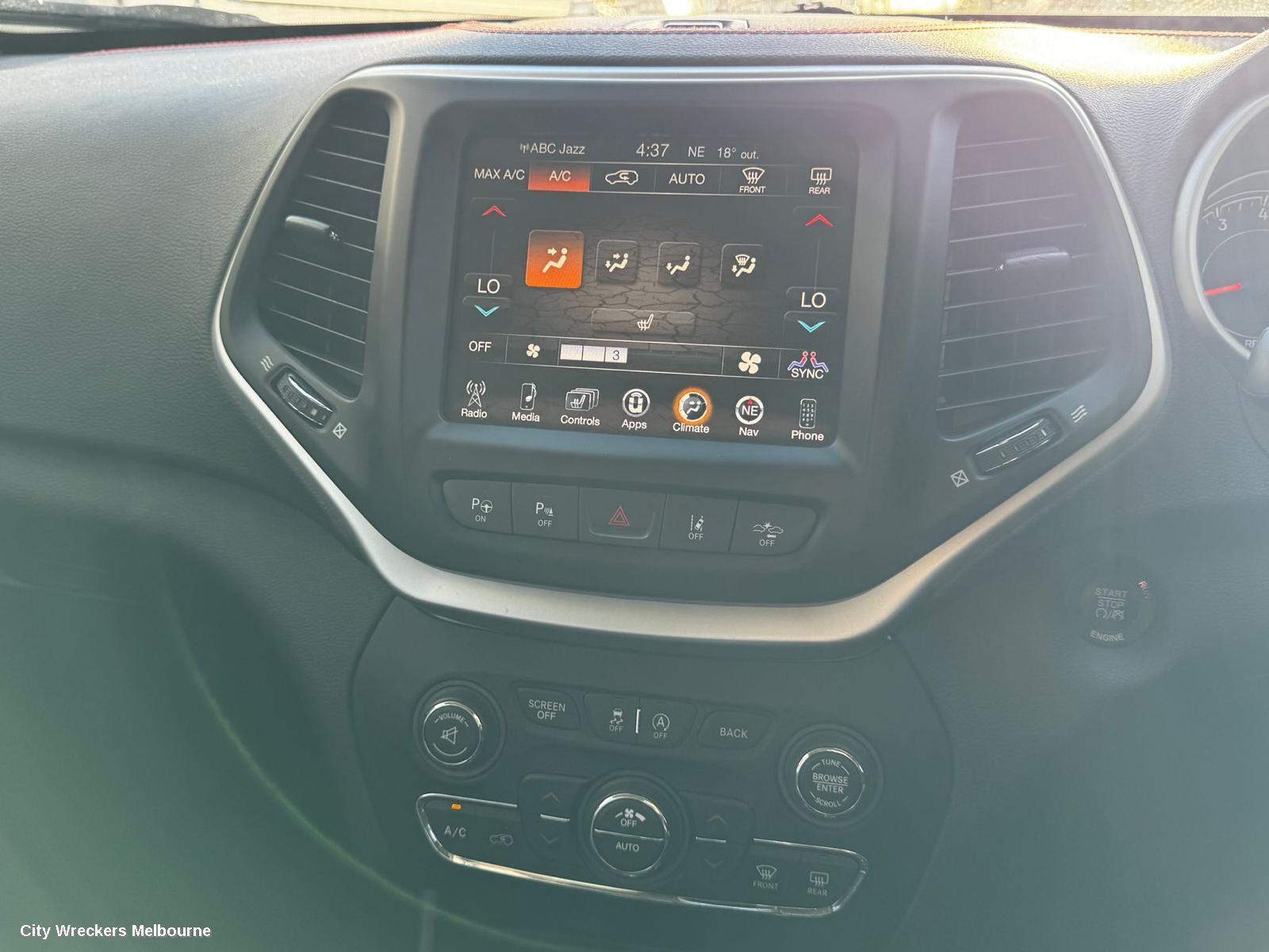 JEEP CHEROKEE RADIO/CD/DVD/SAT/TV, KL, HEAD UNIT, W/ DISPLAY UNIT, 5IN, NON SAT NAV TYPE, 02/2014 - 03/2018
