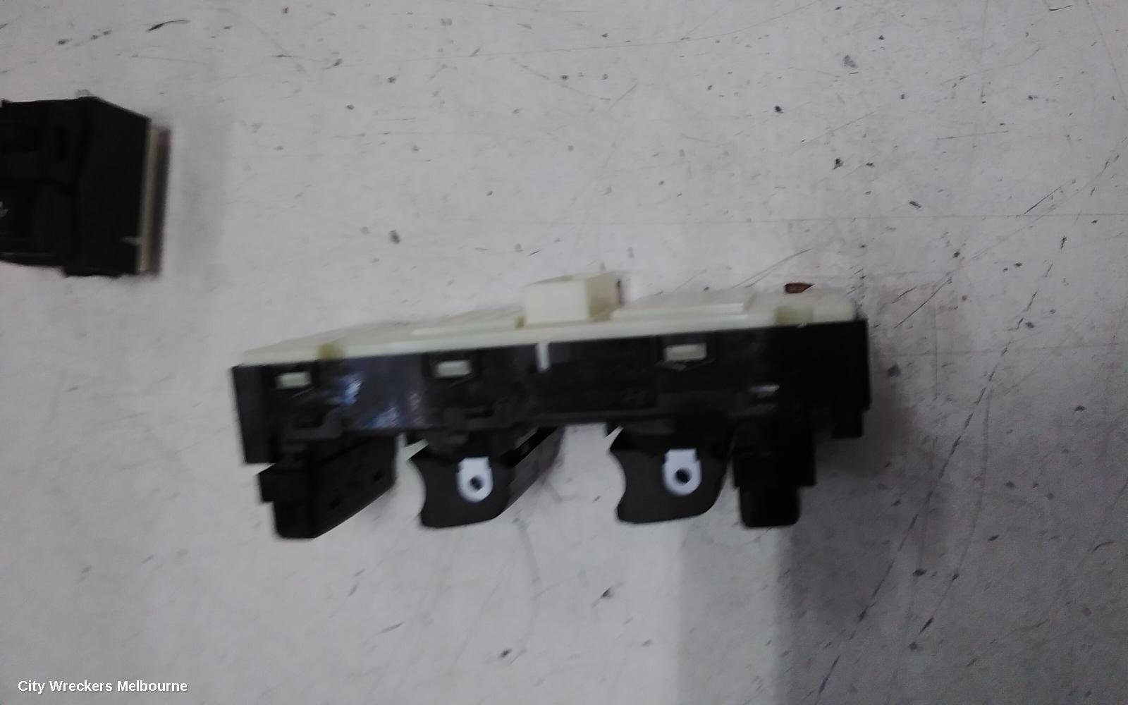 HYUNDAI TUCSON PWR DR WIND SWITCH, RH FRONT (MASTER SWITCH), W/ POWER FOLD, NX4, 02/2021 - 01/2024