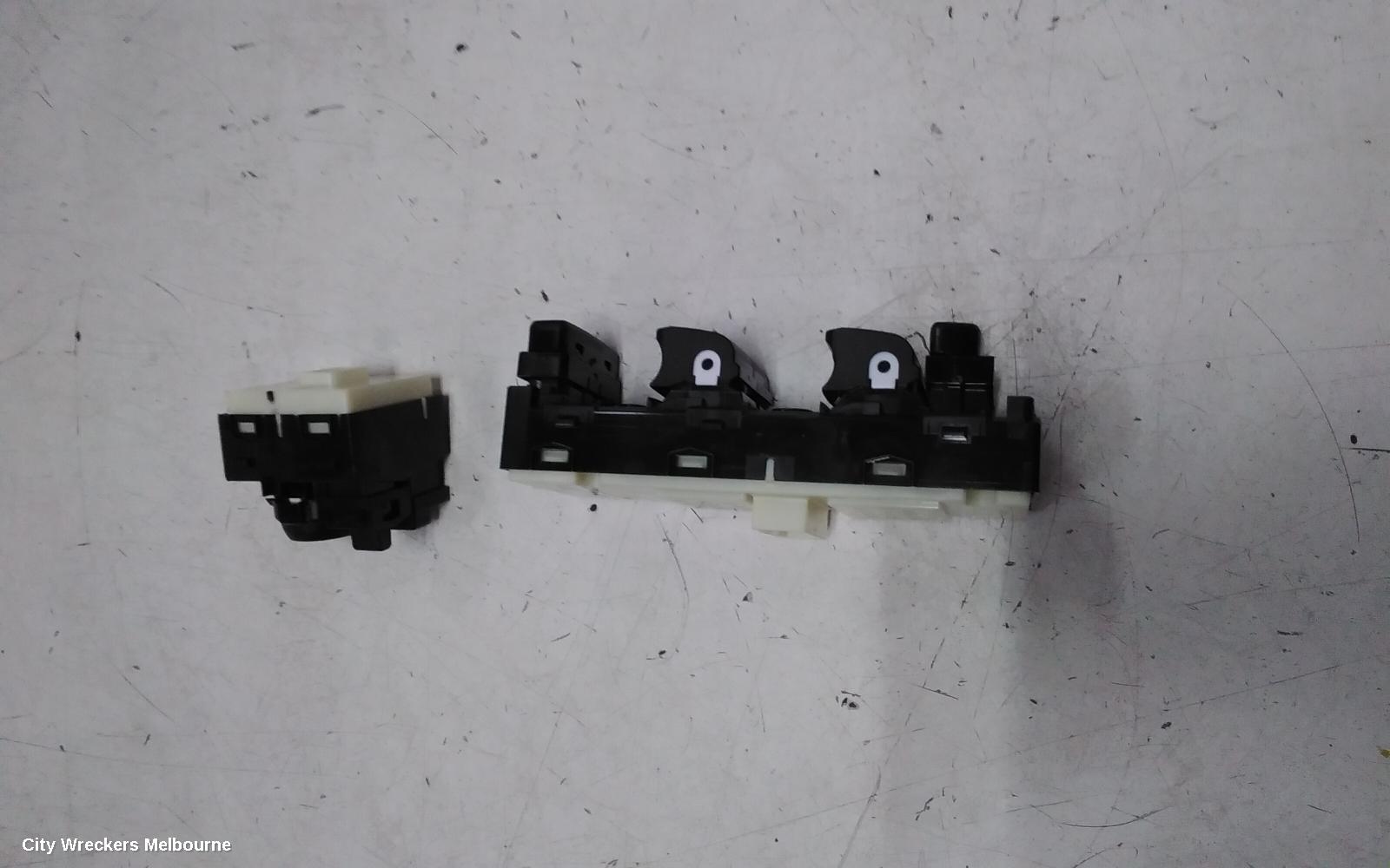 HYUNDAI TUCSON PWR DR WIND SWITCH, RH FRONT (MASTER SWITCH), W/ POWER FOLD, NX4, 02/2021 - 01/2024