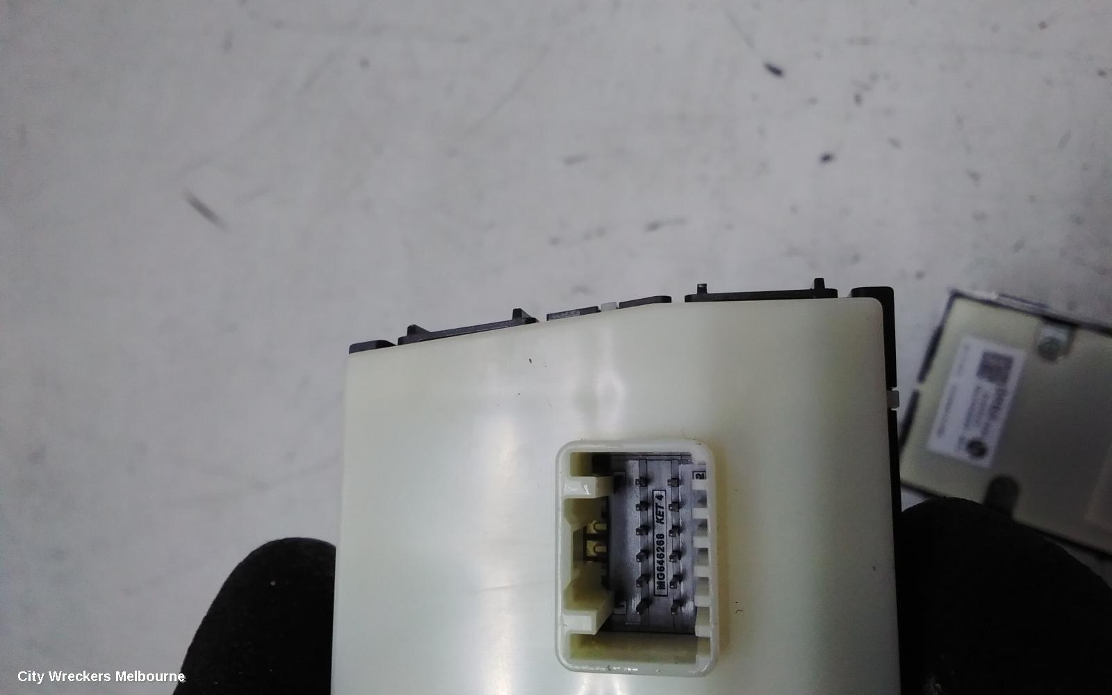 HYUNDAI TUCSON PWR DR WIND SWITCH, RH FRONT (MASTER SWITCH), W/ POWER FOLD, NX4, 02/2021 - 01/2024
