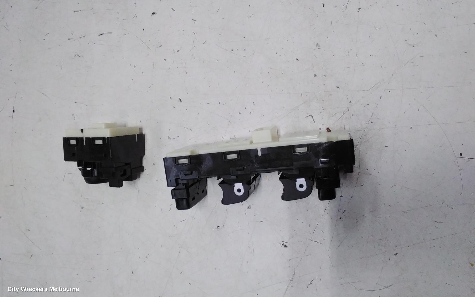 HYUNDAI TUCSON PWR DR WIND SWITCH, RH FRONT (MASTER SWITCH), W/ POWER FOLD, NX4, 02/2021 - 01/2024
