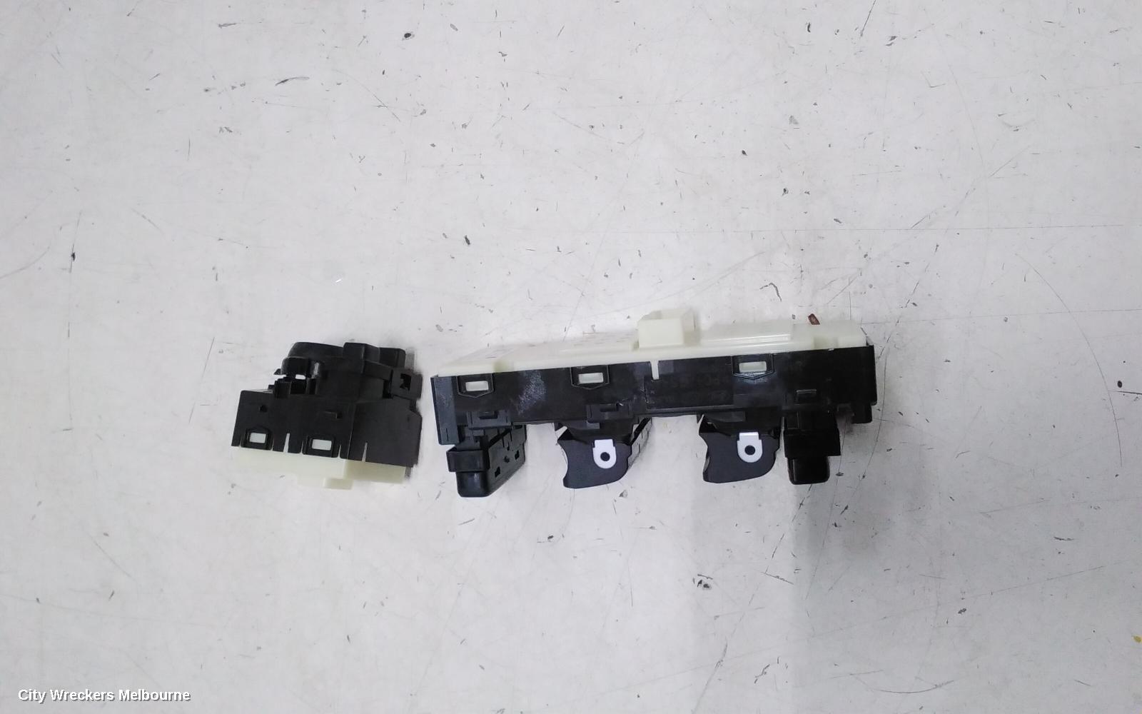 HYUNDAI TUCSON PWR DR WIND SWITCH, RH FRONT (MASTER SWITCH), W/ POWER FOLD, NX4, 02/2021 - 01/2024