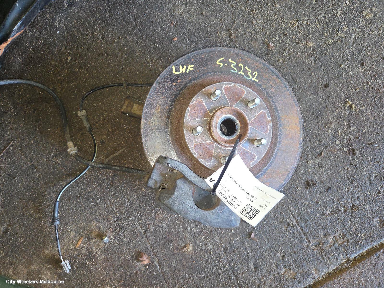 NISSAN XTRAIL LEFT FRONT HUB ASSEMBLY, T31, 10/2007 - 12/2013