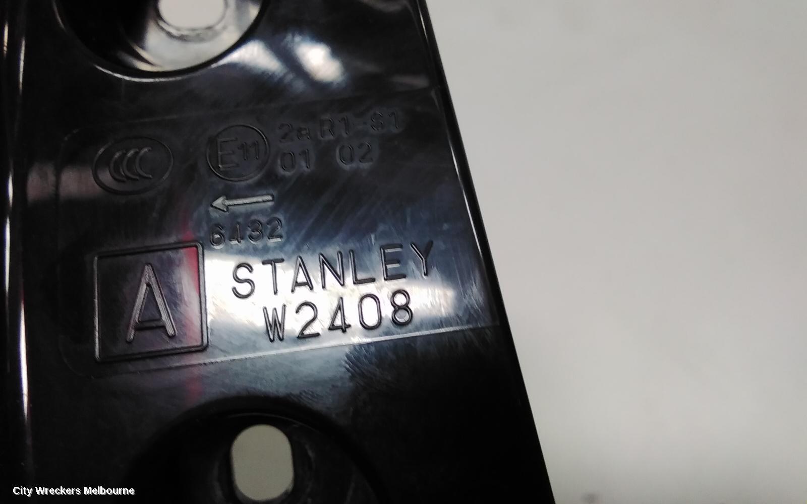 MAZDA CX3 LEFT TAILLIGHT, DK, IN BODY, W/ HALOGEN TYPE, 03/2015 ONWARDS