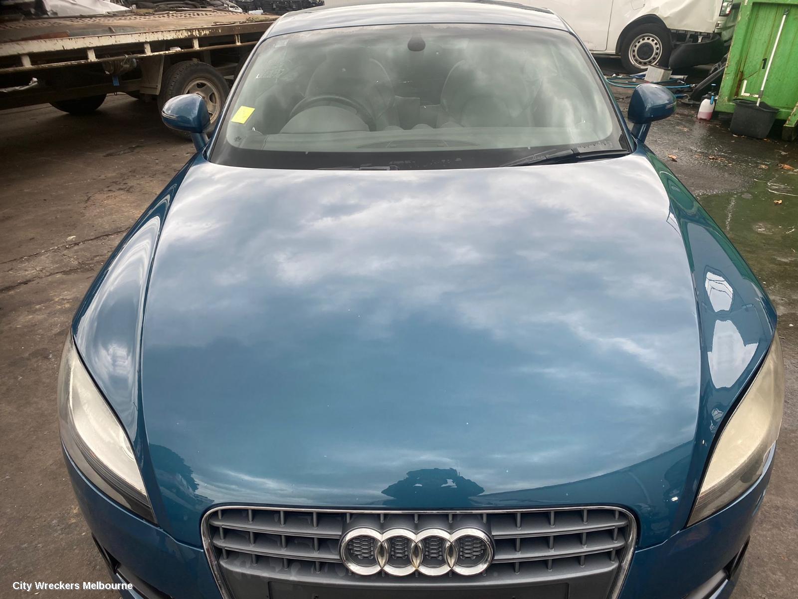 AUDI TT RIGHT HEADLAMP, 8J, XENON TYPE, 09/2006 - 08/2010