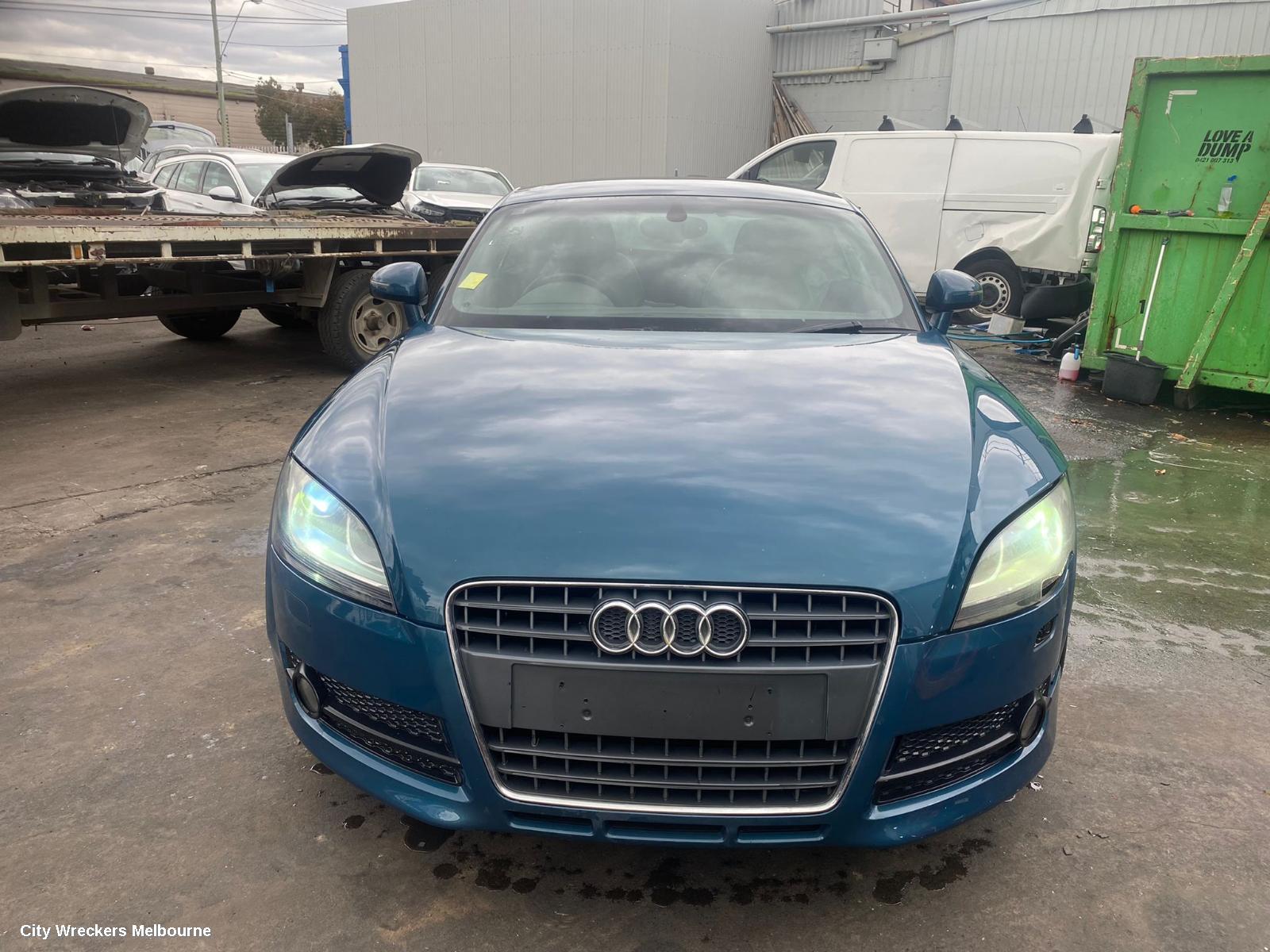 AUDI TT RIGHT HEADLAMP, 8J, XENON TYPE, 09/2006 - 08/2010