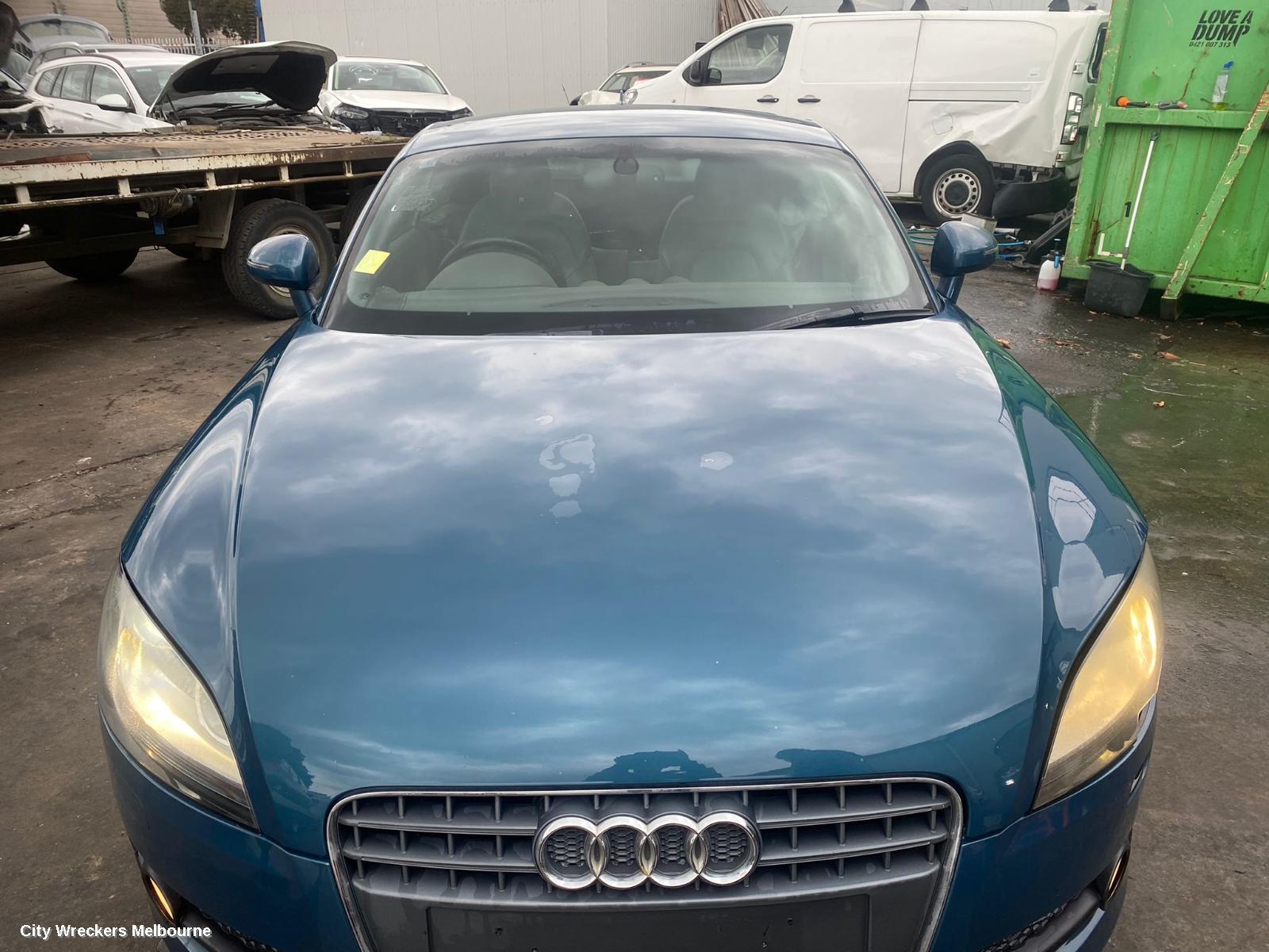 AUDI TT RIGHT HEADLAMP, 8J, XENON TYPE, 09/2006 - 08/2010