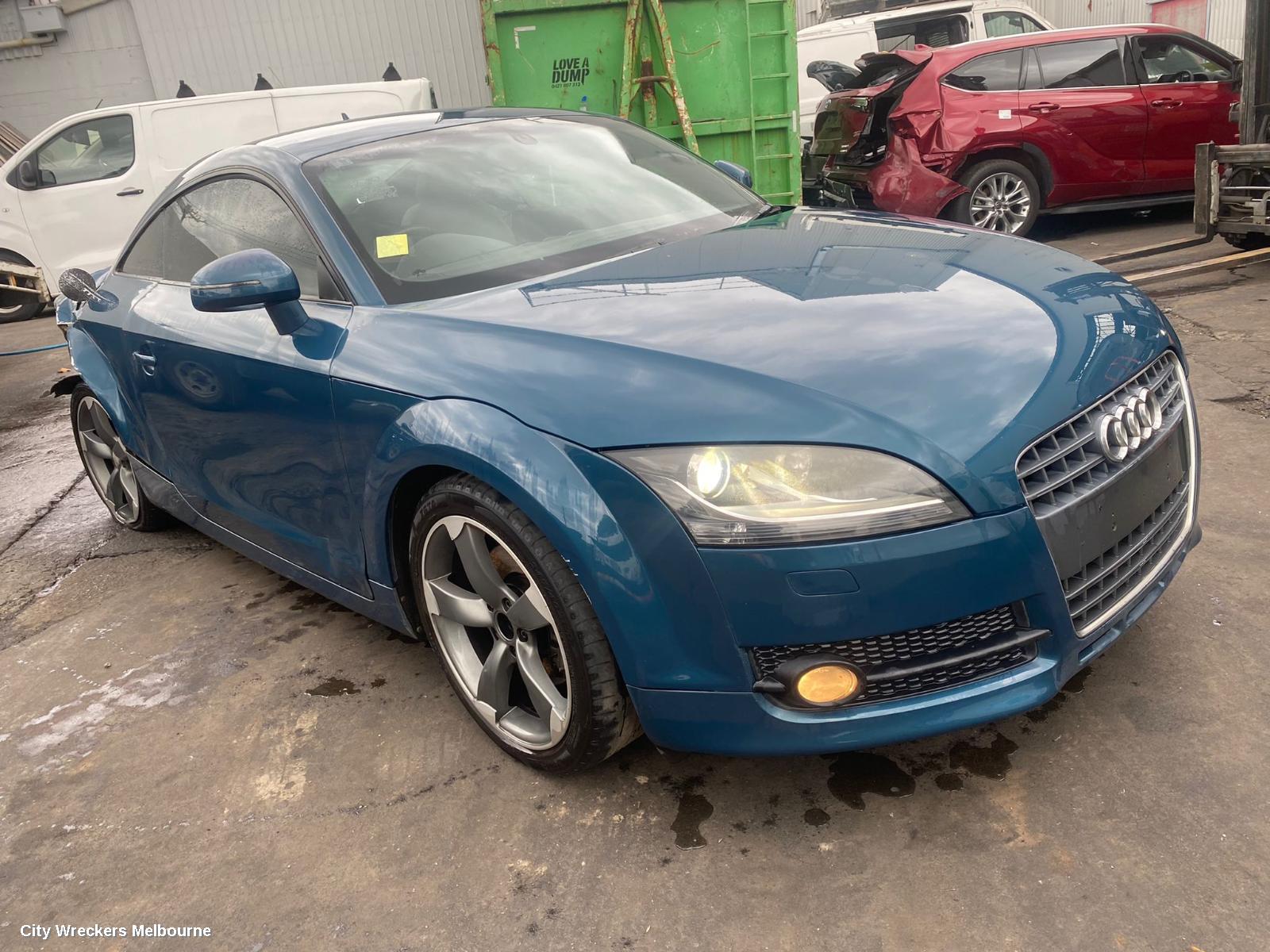 AUDI TT RIGHT HEADLAMP, 8J, XENON TYPE, 09/2006 - 08/2010