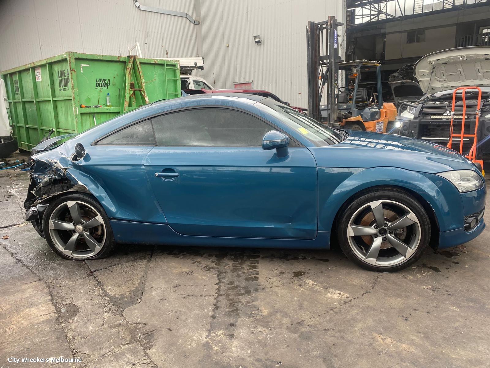 AUDI TT RIGHT HEADLAMP, 8J, XENON TYPE, 09/2006 - 08/2010