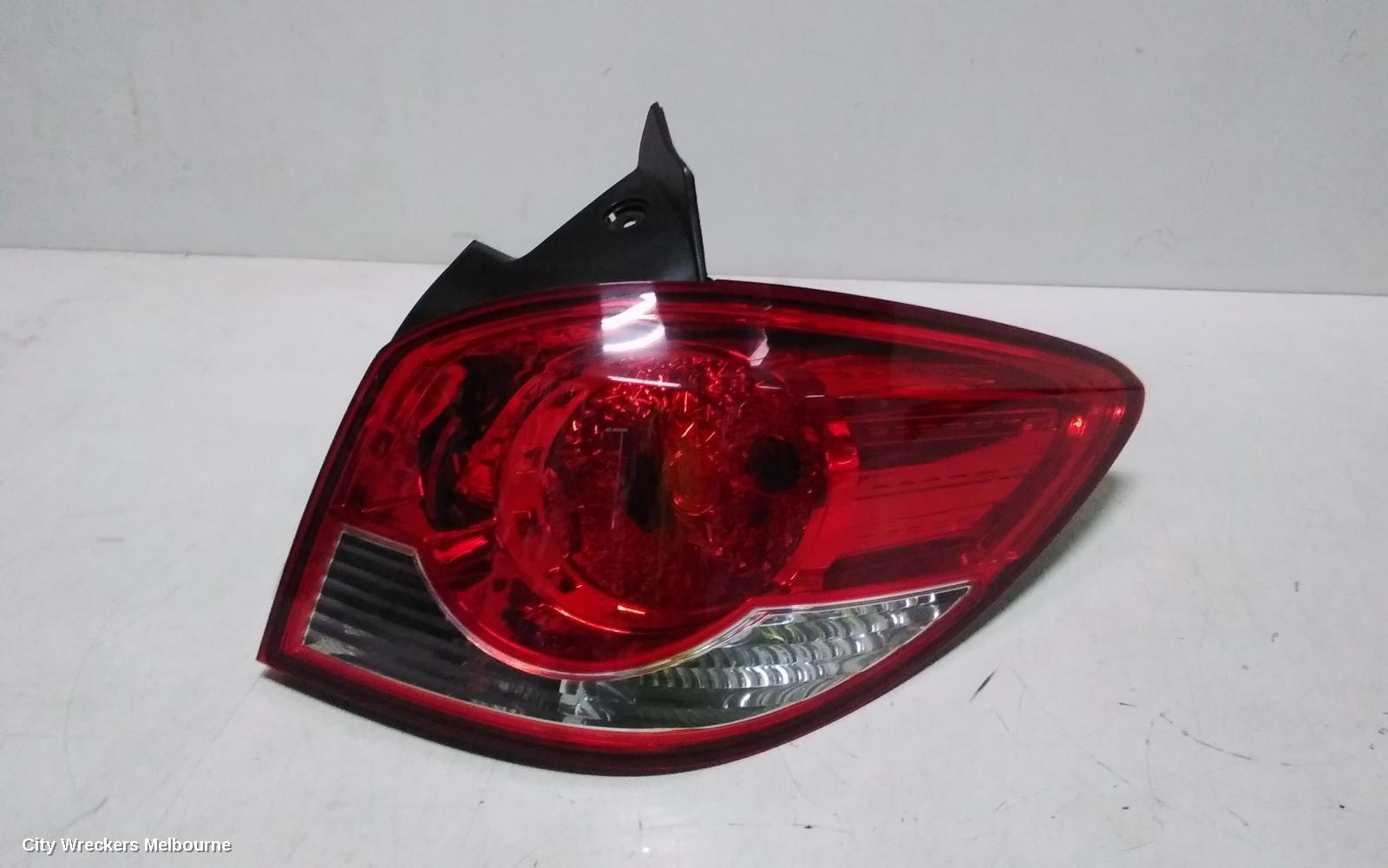 HOLDEN CRUZE RIGHT TAILLIGHT, JH, HATCH, IN BODY, 03/2011 - 01/2017