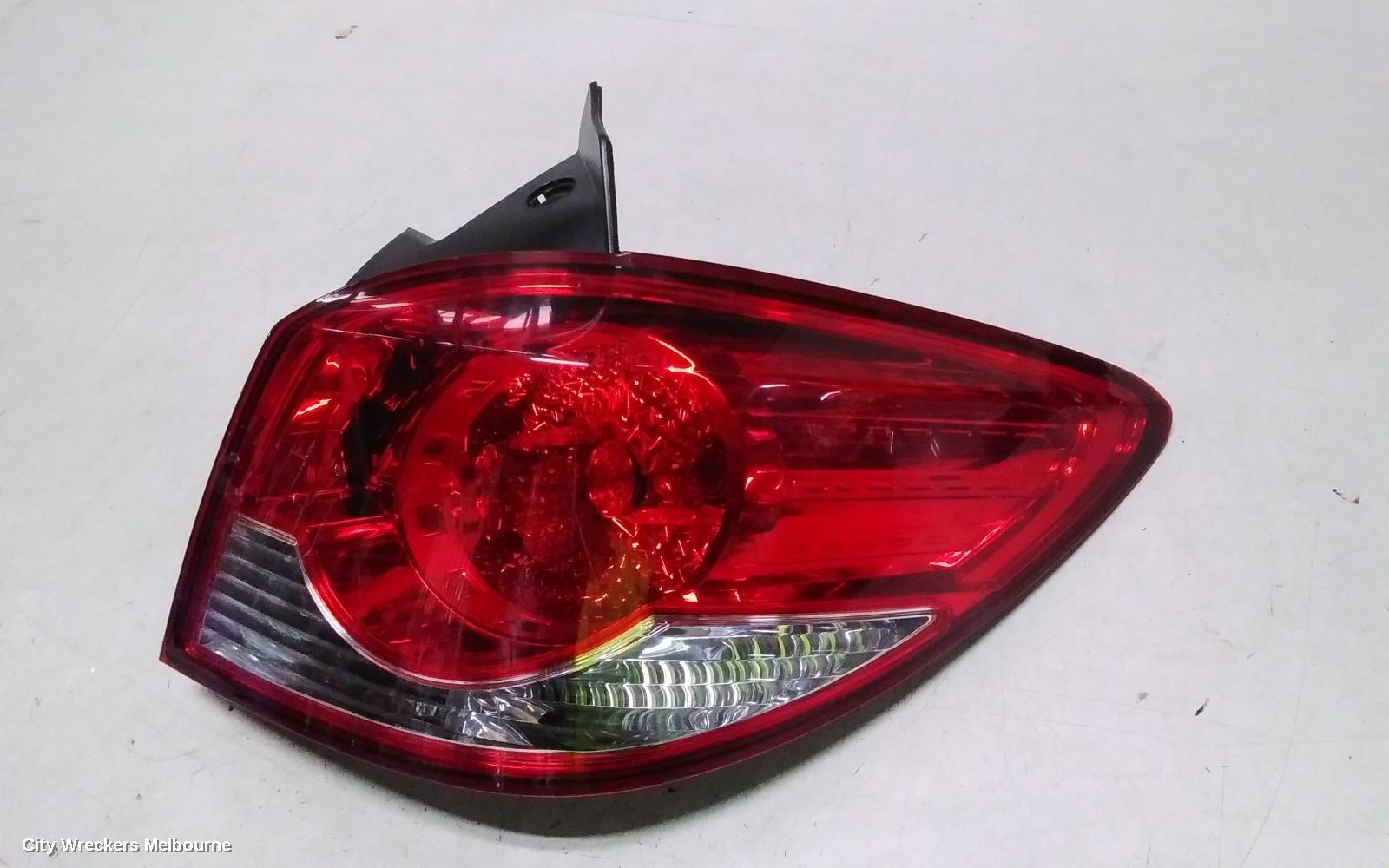 HOLDEN CRUZE RIGHT TAILLIGHT, JH, HATCH, IN BODY, 03/2011 - 01/2017