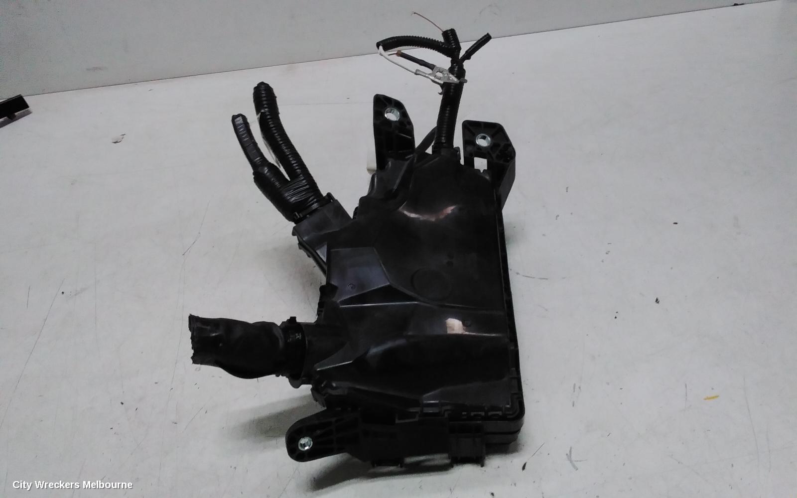 TOYOTA C-HR FUSE BOX, GEN 1, 12/2016 - 09/2023