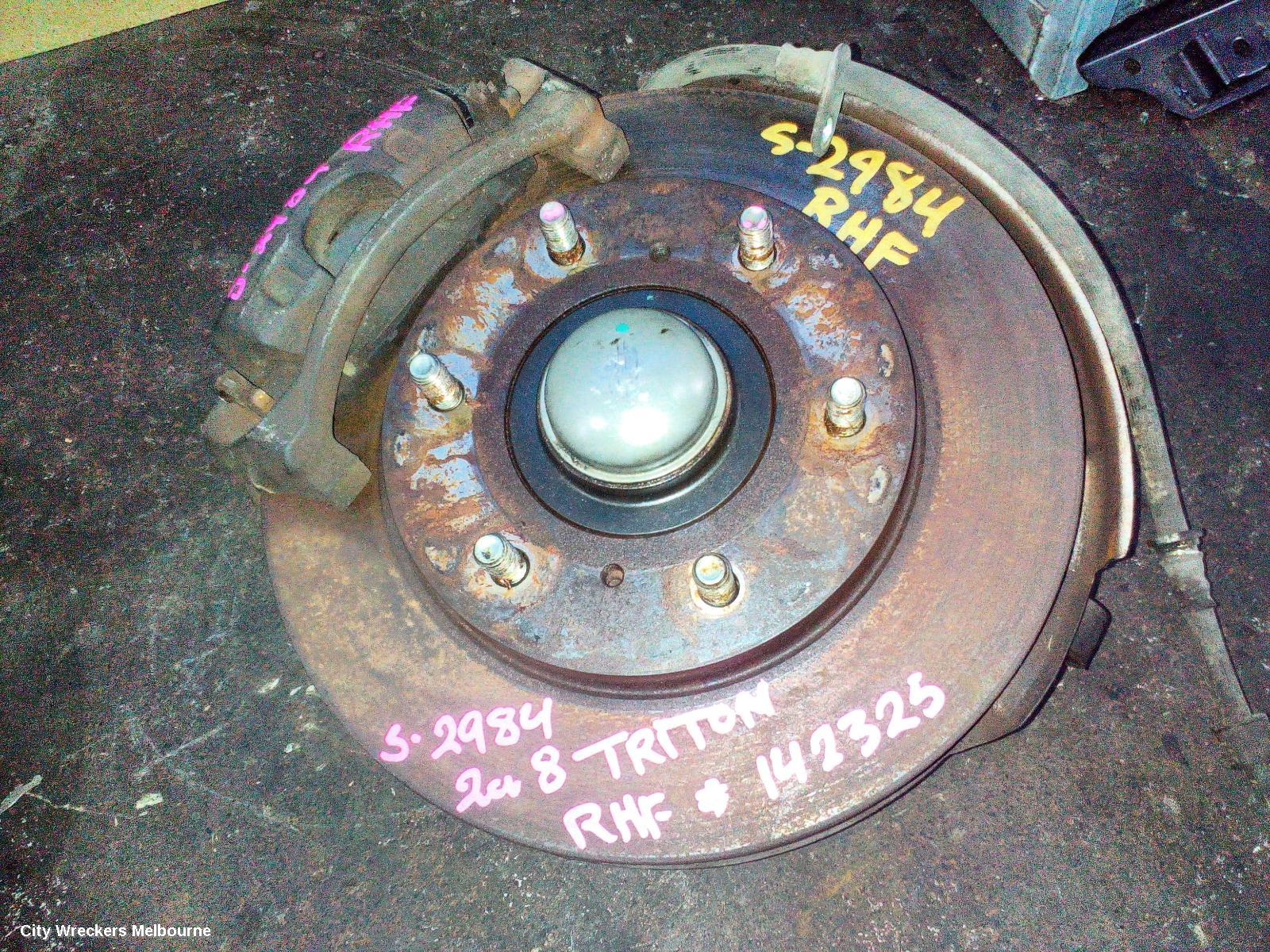 MITSUBISHI TRITON RIGHT FRONT HUB ASSEMBLY, ML-MN, 2WD, NON ABS TYPE, 07/2006 - 03/2015