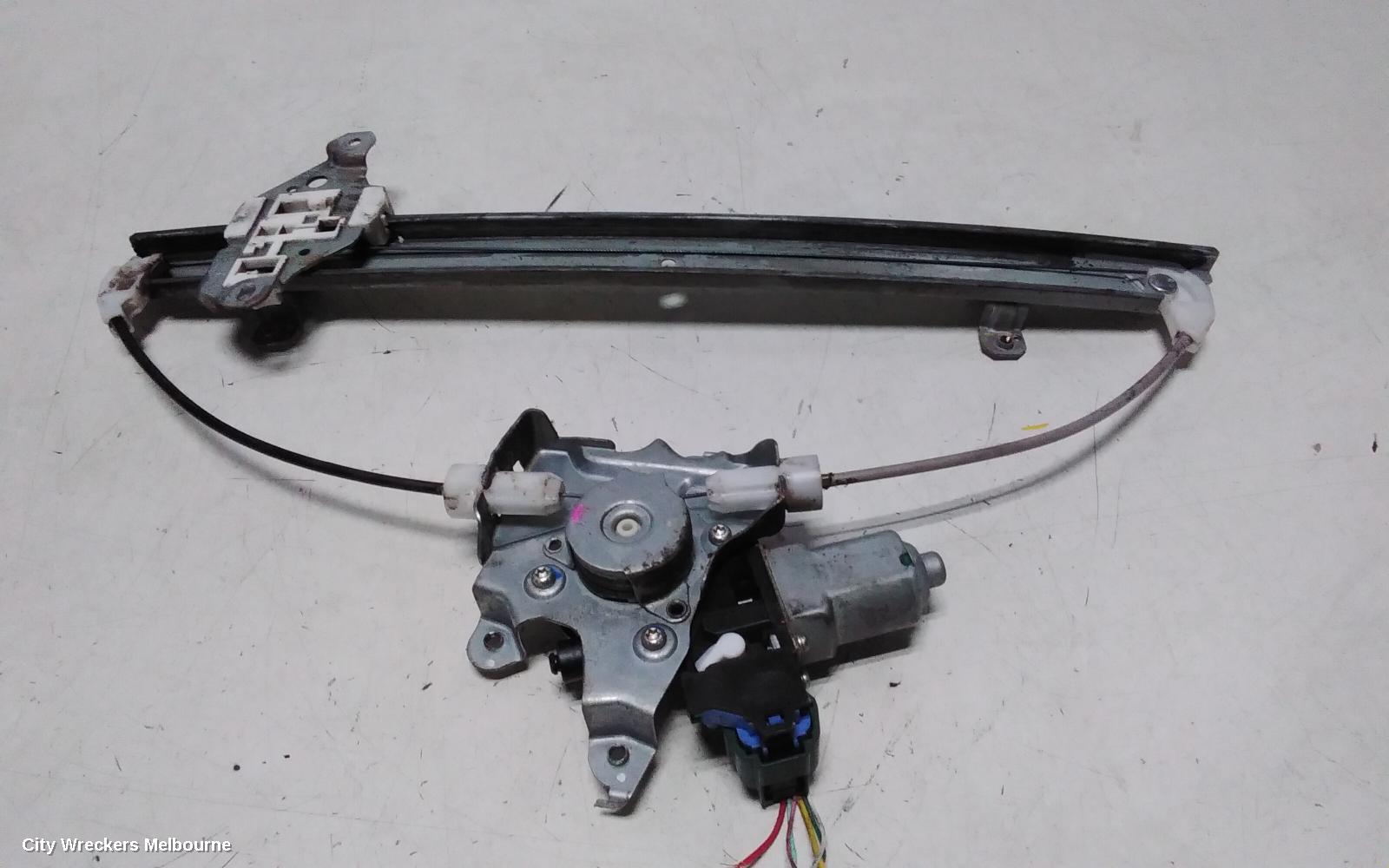 NISSAN NAVARA RIGHT FRONT WINDOW REG/MOTOR, NP300, 04/2015 ONWARDS