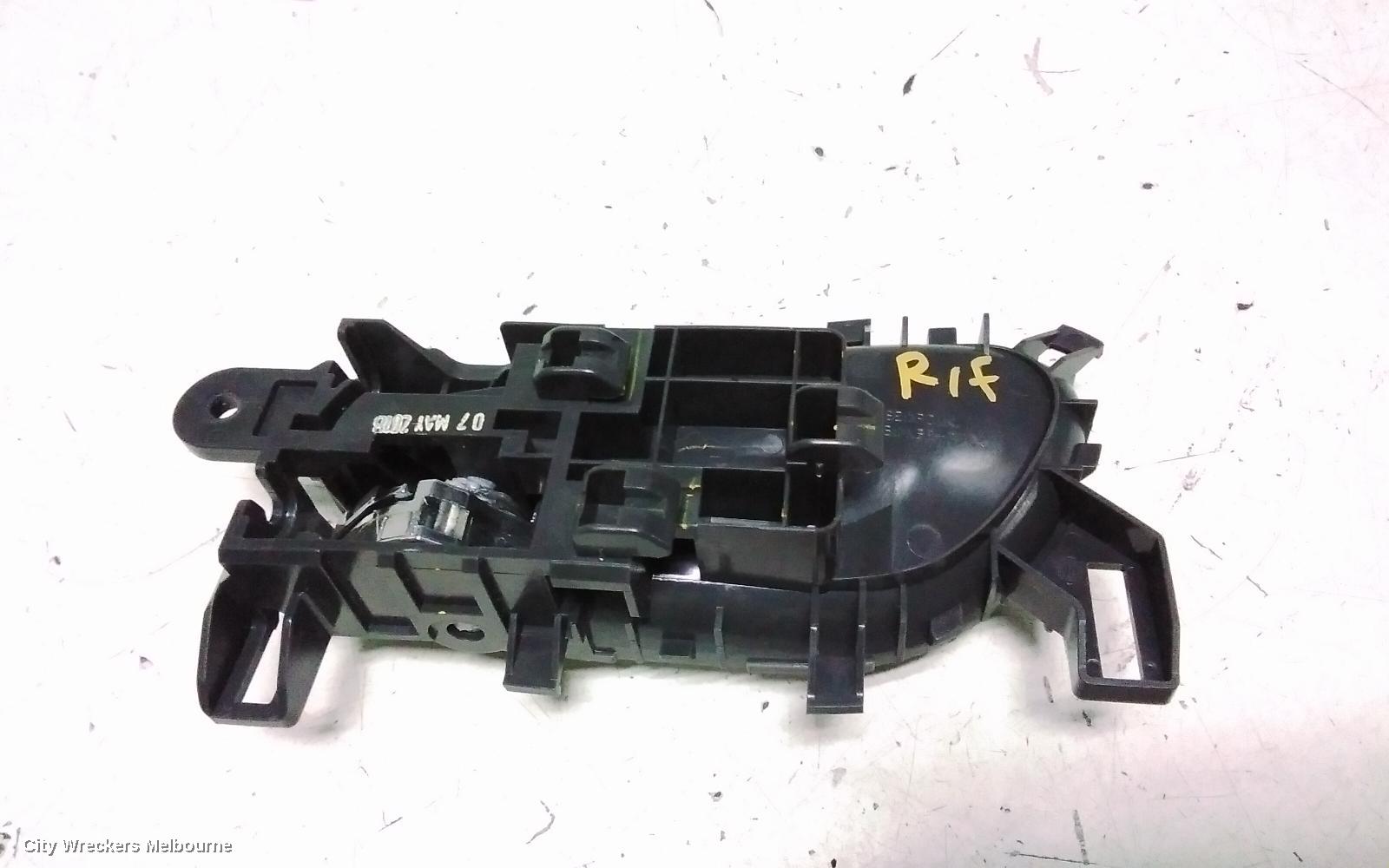 NISSAN NAVARA DOOR HANDLE, NP300,  RH FRONT, INNER, CHROME TYPE, 04/2015 ONWARDS