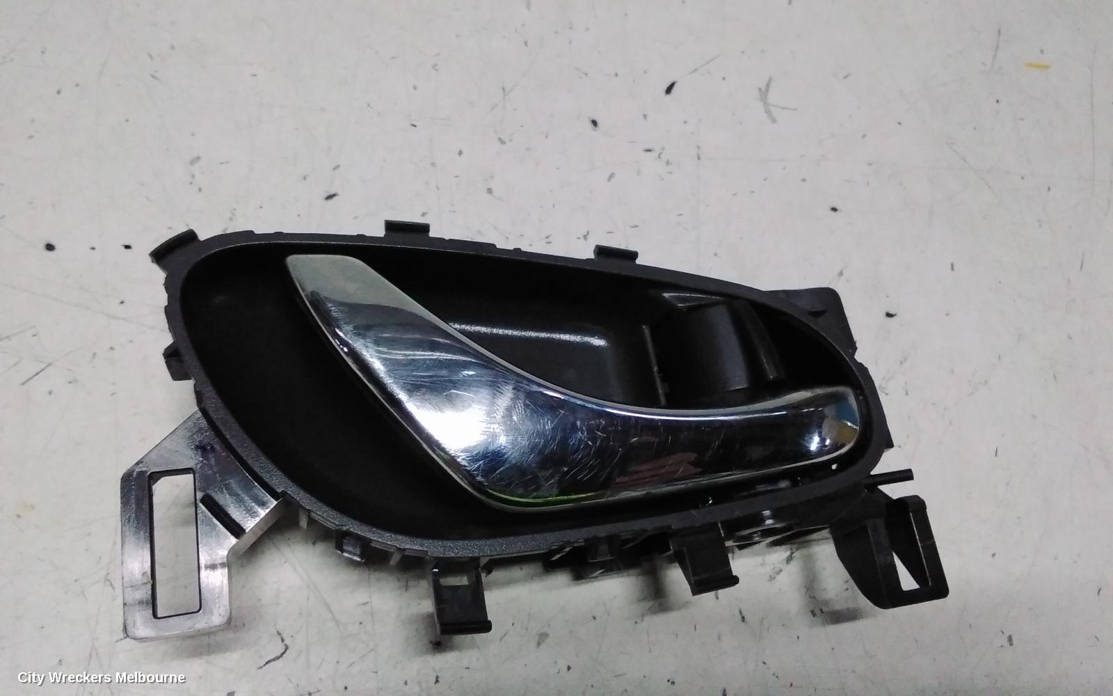 NISSAN NAVARA DOOR HANDLE, NP300,  RH FRONT, INNER, CHROME TYPE, 04/2015 ONWARDS