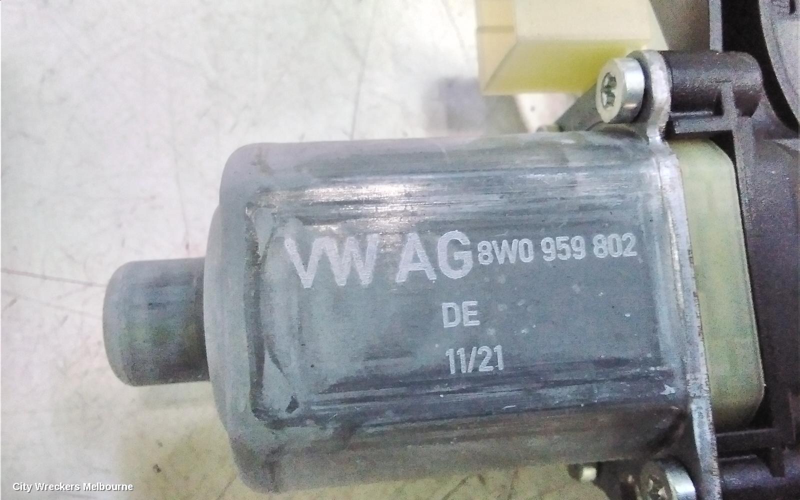 VOLKSWAGEN CRAFTER LEFT FRONT WINDOW REG/MOTOR, SY1, 08/2017 ONWARDS
